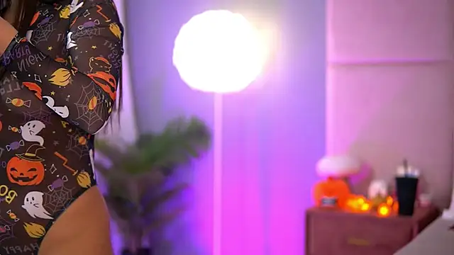 AlmaLuv online show from October 30, 5:21 am