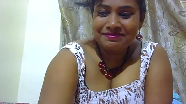 Snapshot of sexy_roma chatting on October 26, 1:50 pm sexy roma online show from October 26, 1:50 pm