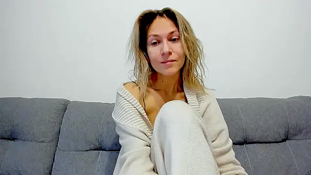 Mona Cruz online show from November 24, 6:04 am