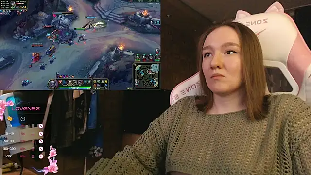 MoonlishSiren online show from December 15, 6:24 pm