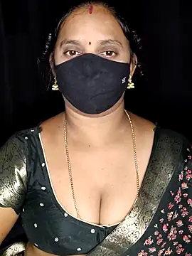 vintage-vibs online show from April 19, 6:10 pm