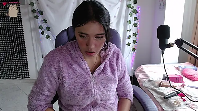 sophie north online show from February 3, 5:50 pm