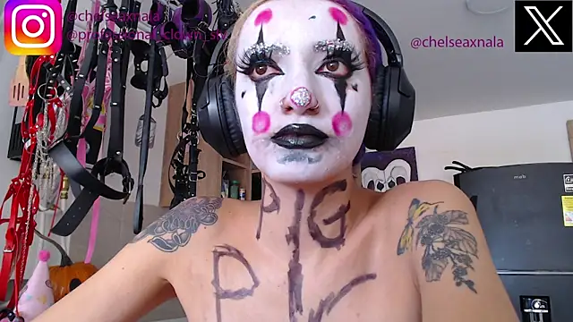 Snapshot of Eloise-brown chatting on October 13, 7:16 pm Eloise-brown online show from October 13, 7:16 pm