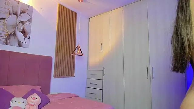 mia nevaeh online show from September 14, 9:23 pm