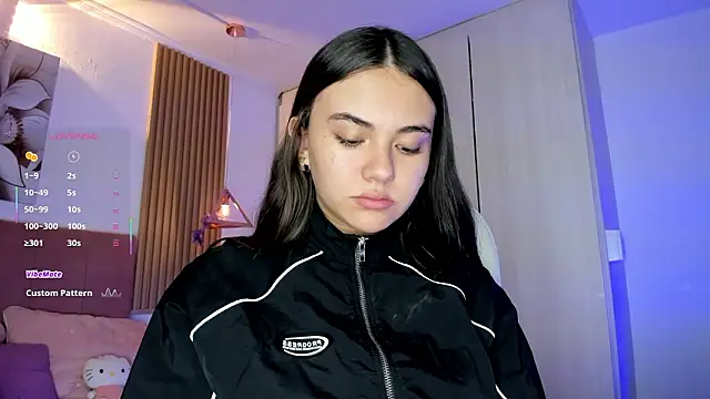 mia nevaeh online show from March 26, 9:27 pm