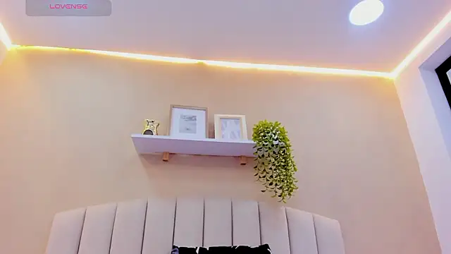 Mia thompson 19 online show from February 16, 7:03 pm