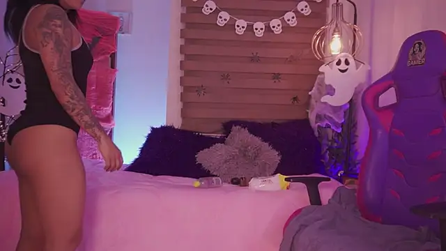 madelyn rose  online show from October 23, 2:06 am