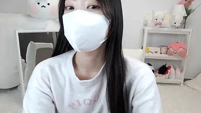 momo room online show from May 1, 11:57 am