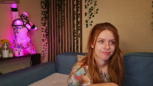 Snapshot of _SweetFox_ chatting on September 12, 12:55 am  SweetFox  online show from September 12, 12:55 am