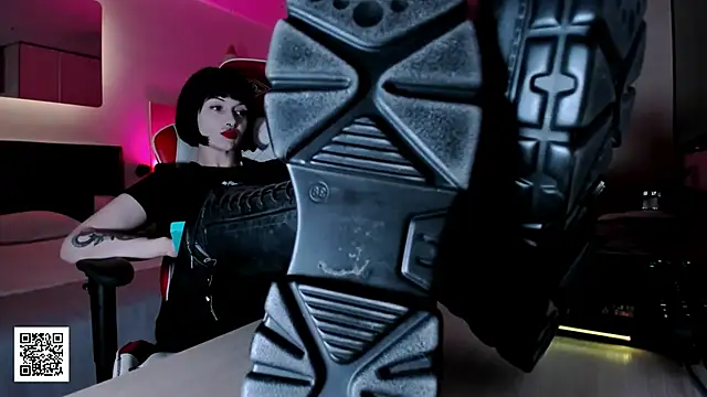  Goddess Misha  online show from November 16, 9:15 pm