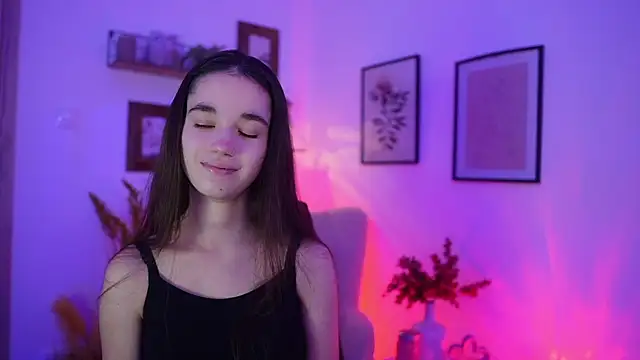 Gia Paige18 online show from November 29, 6:45 pm