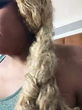 ELLA KELLY online show from December 4, 11:56 am