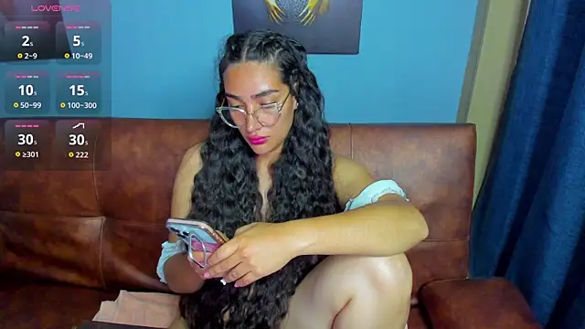 zara41 online show from December 5, 4:30 pm