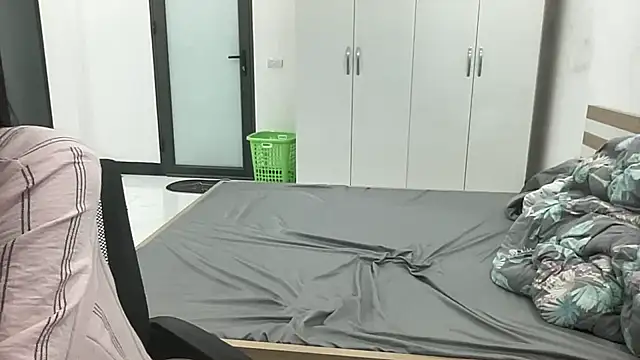 Louis Baby online show from November 26, 5:47 pm