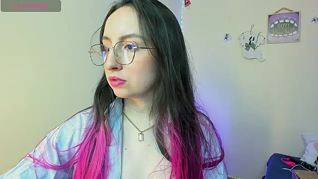 Snapshot of Julieta_Shelby chatting on October 15, 10:34 pm Julieta Shelby online show from October 15, 10:34 pm