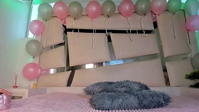 chrystal js online show from November 12, 1:31 pm