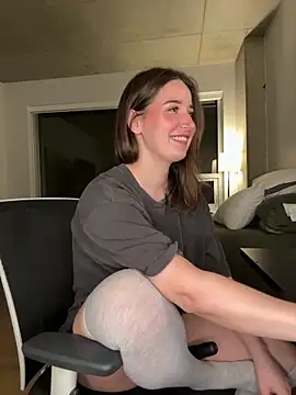 nerdynina online show from November 8, 10:26 pm