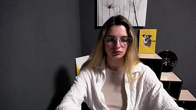 lady olivia  online show from May 7, 2:32 pm