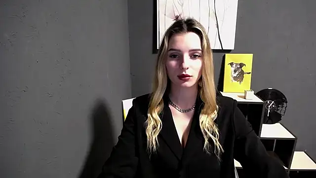 lady olivia  online show from March 20, 1:38 pm