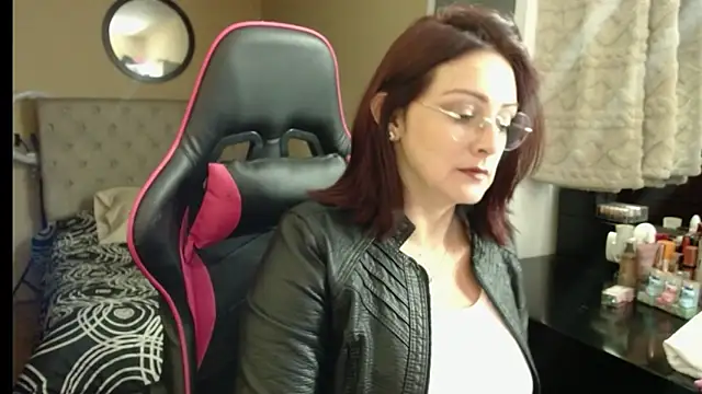 Carol Scottt online show from October 8, 3:44 am