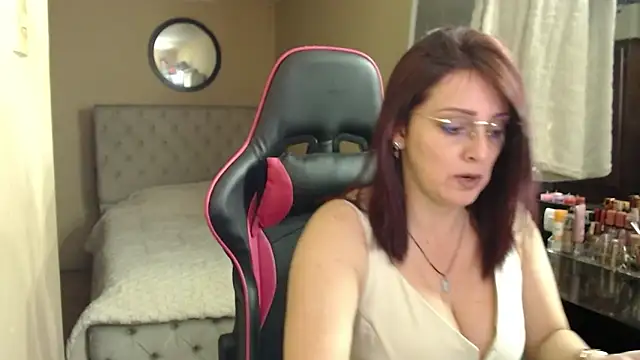 Carol Scottt online show from April 12, 12:03 am