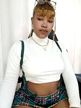 charmainexxx online show from November 4, 1:05 pm