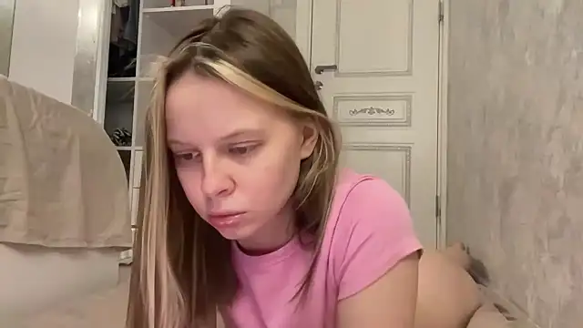 wrenlie online show from April 24, 8:55 pm