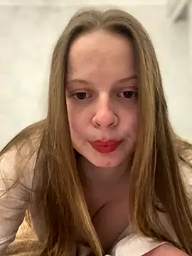 wrenlie online show from October 5, 7:30 pm