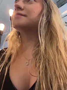 mariablonde  online show from March 6, 1:01 am