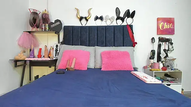 emmily giraldo online show from March 28, 12:37 pm