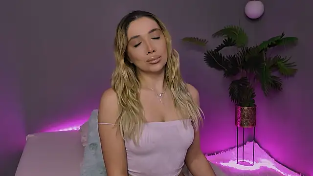 Jessielle online show from March 26, 2:14 am