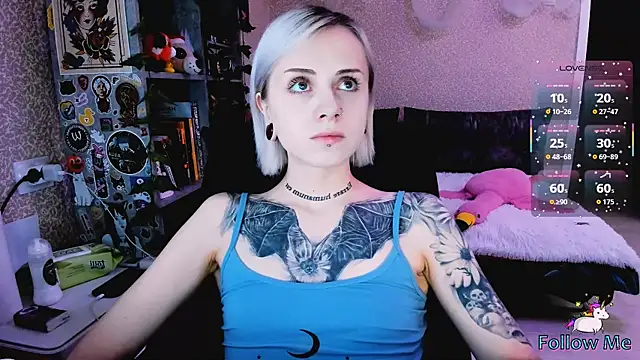 NaniMoore online show from November 13, 8:08 pm