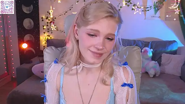 Moonlight Mia online show from May 2, 9:40 pm