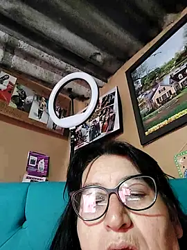 clarita 01 online show from November 9, 12:01 pm