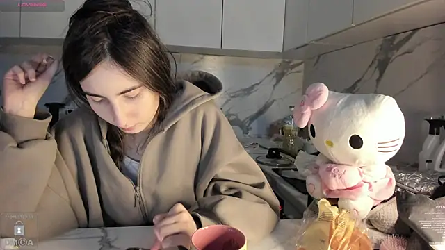 Ayesha Thebestt online show from February 5, 5:32 am