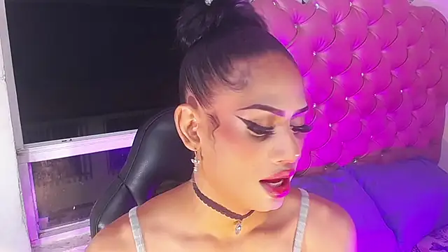 Snapshot of Aslhy_Goddessx chatting on October 18, 3:20 am Aslhy Goddessx online show from October 18, 3:20 am