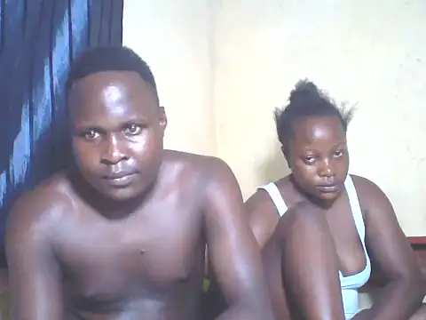 Snapshot of Dark_Queenchocolate chatting on October 25, 9:32 pm Dark Queenchocolate online show from October 25, 9:32 pm