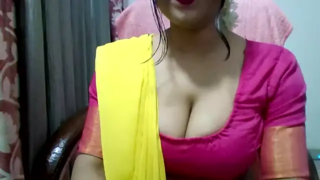 Queenhimanshi online show from January 8, 6:45 pm