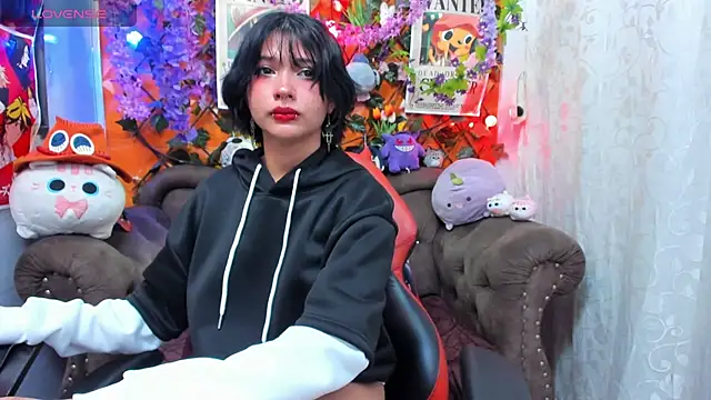 Snapshot of ravenn_20 chatting on October 20, 11:24 am ravenn 20 online show from October 20, 11:24 am