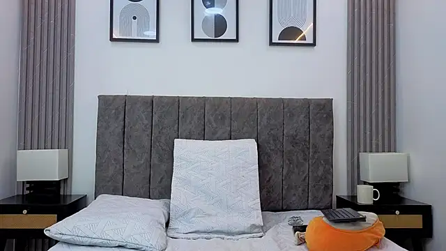 Luciana Ortiz1 online show from February 4, 1:47 pm