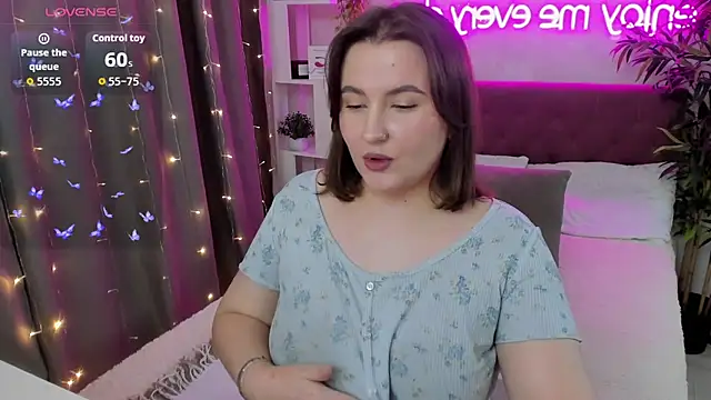 FeralPeach online show from October 25, 5:37 am