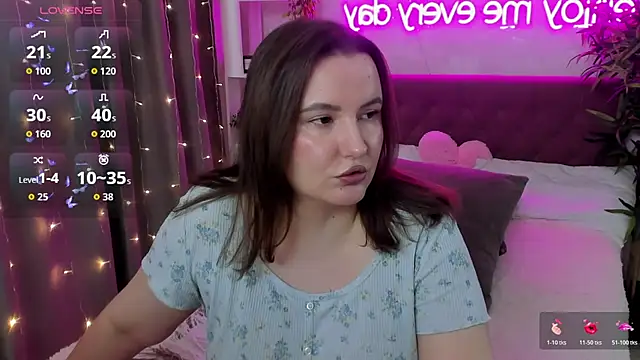 FeralPeach online show from March 29, 9:19 am