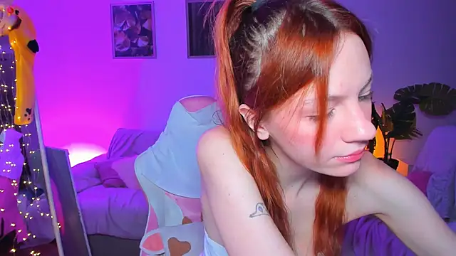 Snapshot of Alyssa_Smitt chatting on October 18, 1:52 am Alyssa Smitt online show from October 18, 1:52 am