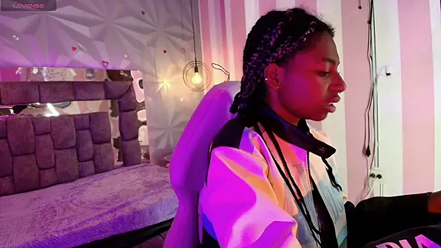 Queen perla  online show from February 8, 6:44 pm