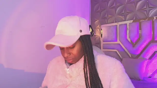 Queen perla  online show from March 20, 12:10 pm