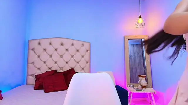 ly emy online show from September 18, 2:37 pm