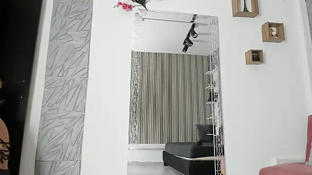 agatadelphine online show from September 30, 1:17 pm