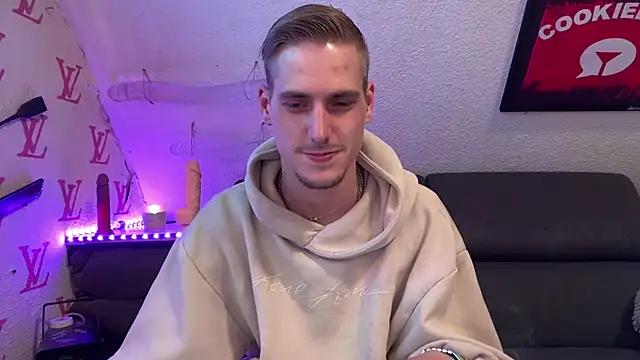 Cookieboy88 online show from April 18, 5:37 pm