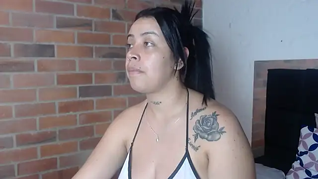 salome  hills1 online show from December 15, 8:25 pm