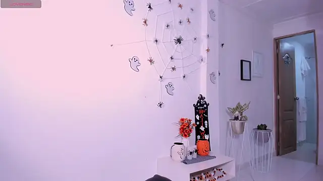 DannaHyde online show from October 25, 9:32 pm